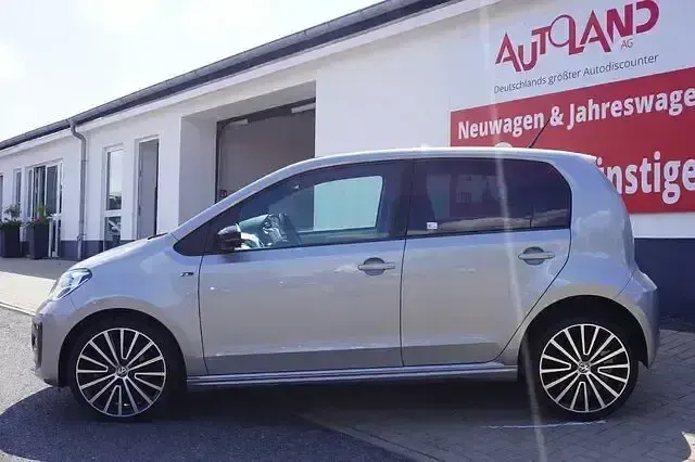 Gebraucht VW up! R-line 75 PS (55 kW) 2018 Reflexsilber metallic Kleinwagen