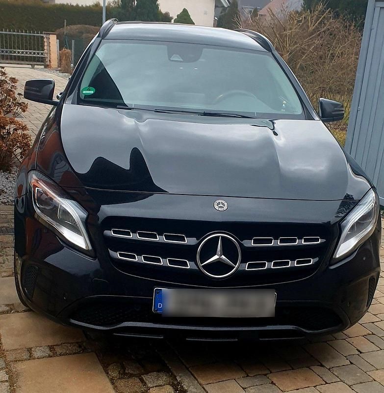 Gebraucht Mercedes GLA200 156 PS (114 kW) 2019 Schwarz SUV