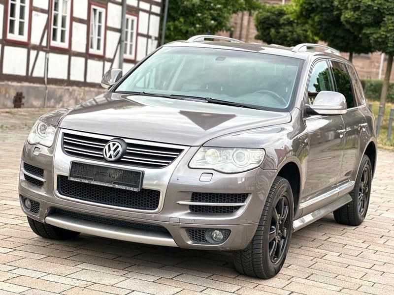 Grau Gebraucht 2007 VW Touareg R-line SUV | 8.990 € (Fairer Preis) - Bild 1/4