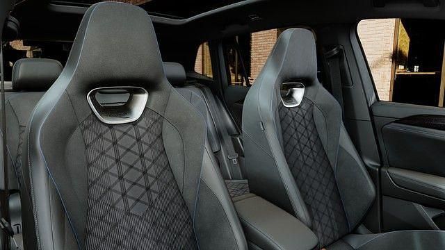 Neu VW Tiguan R-line 204 PS (150 kW) 2025 Delfingrau metallic SUV