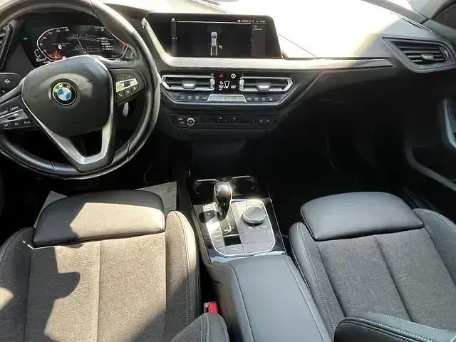 Gebraucht BMW 120 Sport Line 190 PS (139 kW) 2022 Schwarz Kleinwagen
