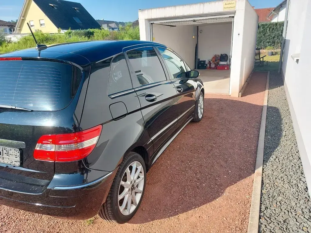 Gebraucht Mercedes B150 95 PS (69 kW) 2007 Schwarz Van / Kleinbus