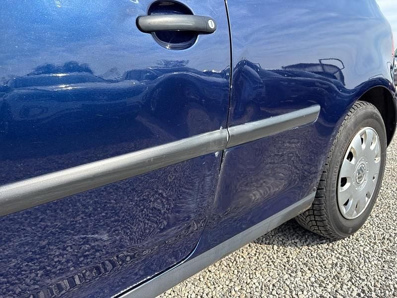 Gebraucht VW Golf IV Trendline 75 PS (55 kW) 2005 Shadow blue Kleinwagen