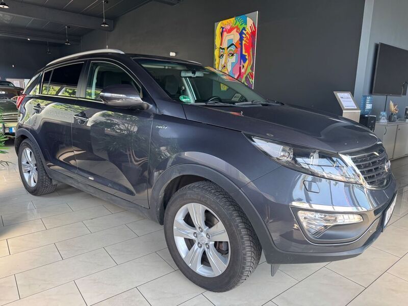 Grau Gebraucht 2010 Kia Sportage Vision SUV | 9.990 € (Fairer Preis) - Bild 1/4