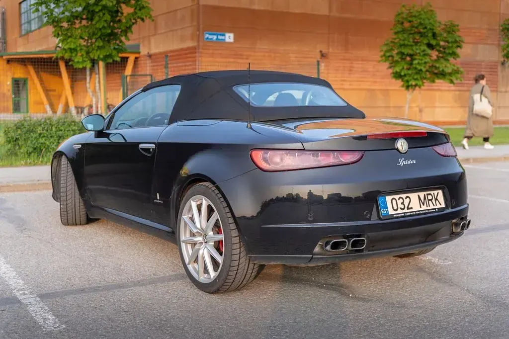 Gebraucht Alfa Romeo Spider 200 PS (147 kW) 2010 Schwarz Cabrio