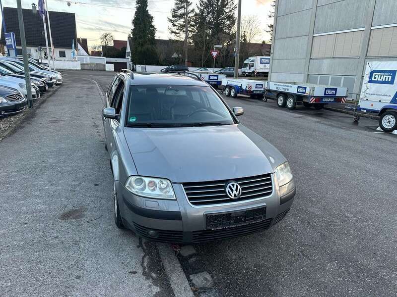 Urbangrey metallic Gebraucht 2003 VW Passat Trendline Kombi | 1.950 € (Fairer Preis) - Bild 1/4