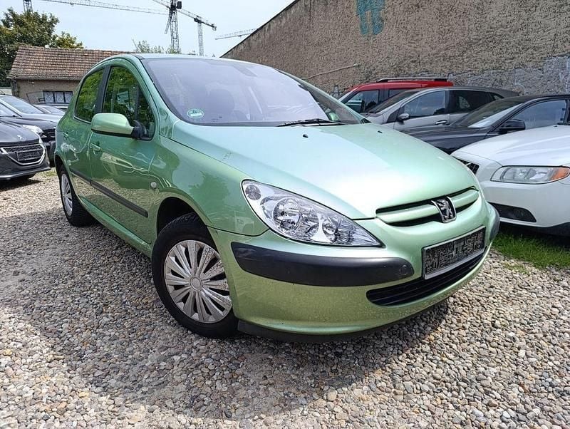 Grün Gebraucht 2003 Peugeot 307 Tendance Limousine | 2.950 € (Fairer Preis) - Bild 1/4