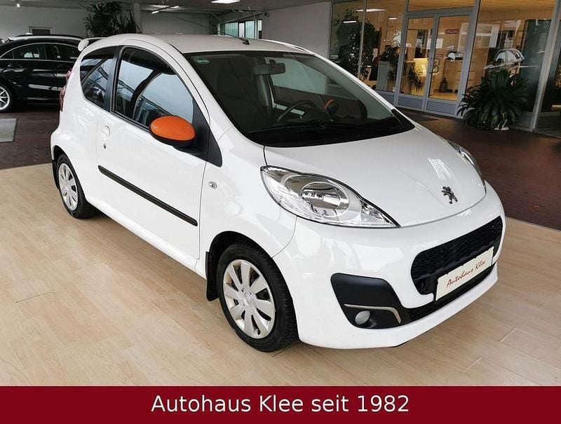 Weiß Gebraucht 2014 Peugeot 107 Active Kleinwagen | 4.950 € (Fairer Preis) - Bild 1/4