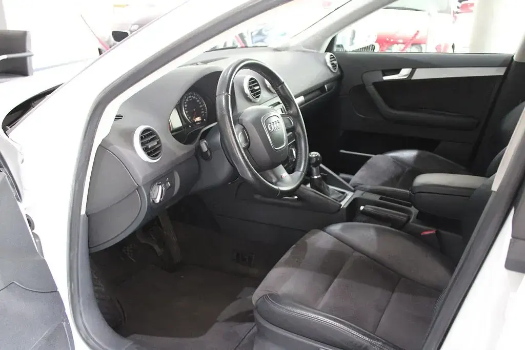Gebraucht Audi A3 Sport 125 PS (91 kW) 2009 Weiß Kleinwagen