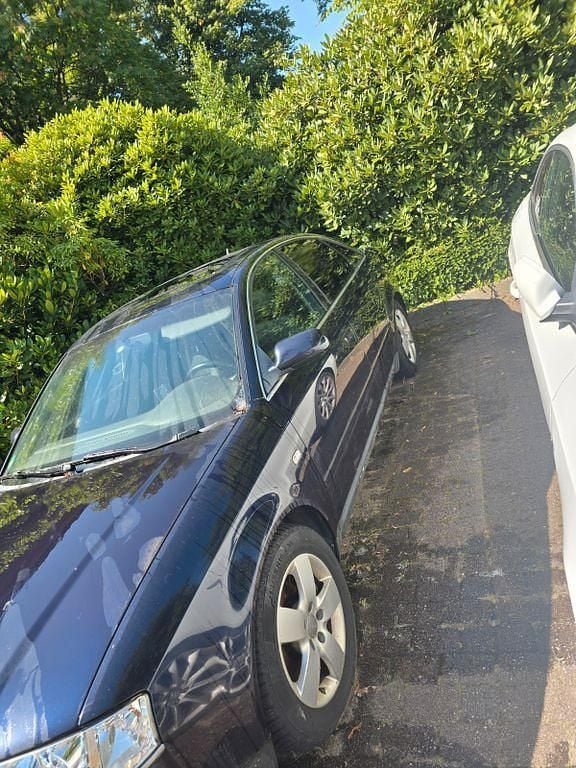 Blau Gebraucht 2002 Audi A6 Limousine | 3.000 € (Superpreis) - Bild 1/4