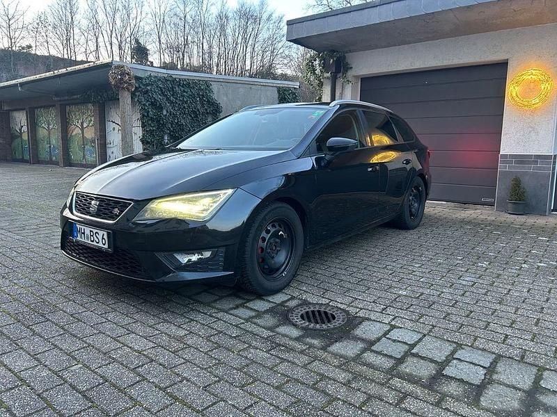 Schwarz Gebraucht 2015 Seat Leon ST FR Kombi | 9.200 € (Guter Preis) - Bild 1/4