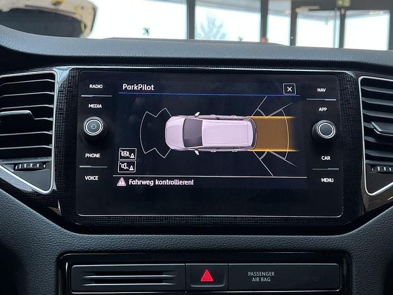 Gebraucht VW Golf Highline 150 PS (110 kW) 2020 Weiß Van / Kleinbus