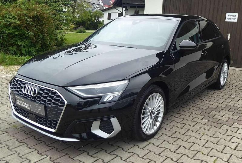 Schwarz Gebraucht 2021 Audi A3 Sportback Advanced Kombi | 24.888 € (Etwas zu teuer) - Bild 1/4