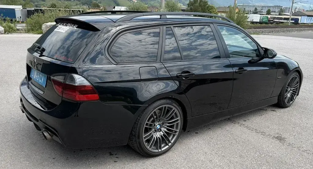 Gebraucht BMW 330 Sport Line 231 PS (169 kW) 2005 Schwarz Kombi