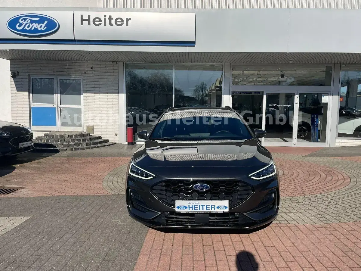 Gebraucht Ford Focus ST-Line X 155 PS (114 kW) 2024 Grau Kombi