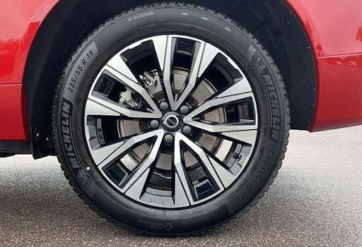 Gebraucht Volvo XC60 Plus 250 PS (183 kW) 2024 Rot SUV