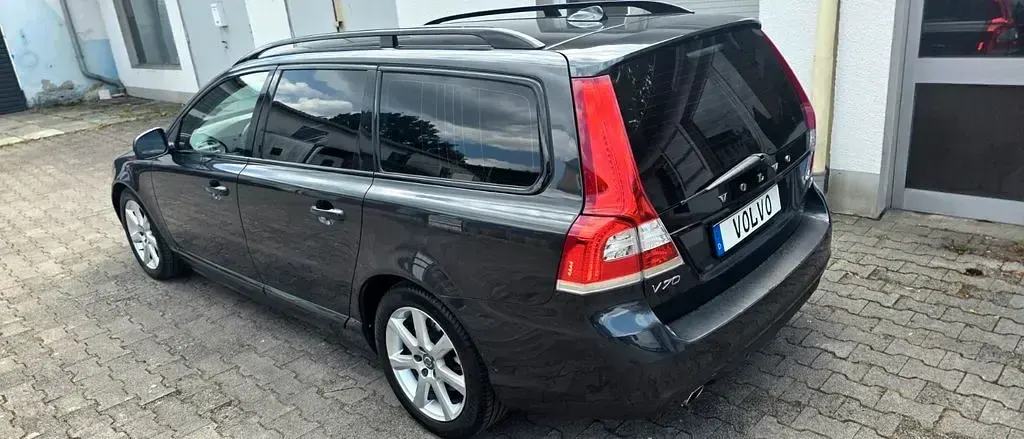 Gebraucht Volvo V70 Summum 181 PS (133 kW) 2016 Grau Kombi