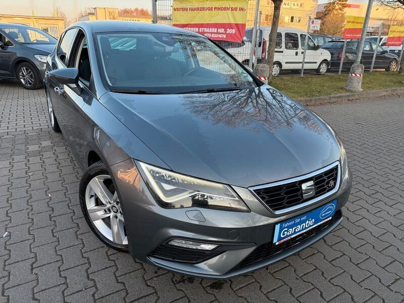 Grau Gebraucht 2017 Seat Leon FR Sport Limousine | 13.350 € (Fairer Preis) - Bild 1/4