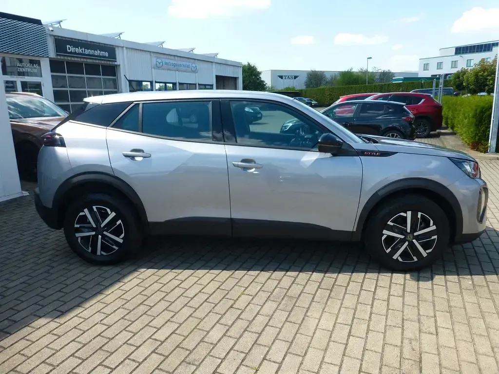 Gebraucht Peugeot 2008 Style 145 PS (106 kW) 2025 Silber SUV