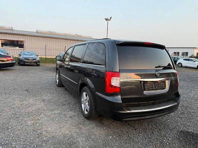 Gebraucht Lancia Voyager Gold 163 PS (119 kW) 2012 Schwarz Van / Kleinbus