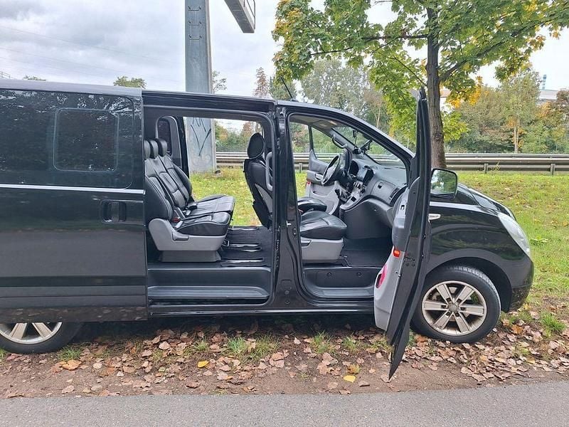 Gebraucht Hyundai H-1 170 PS (125 kW) 2011 Schwarz Van / Kleinbus