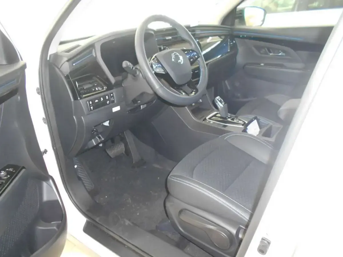Gebraucht SsangYong Korando 139 kW (190 PS) 2024 Grand white SUV