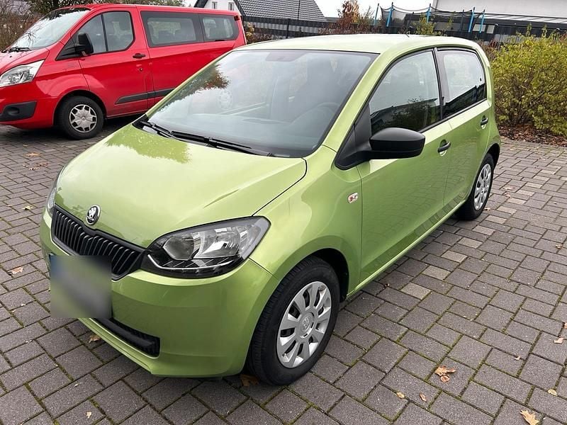 Grün Gebraucht 2016 VW up! Edition Kleinwagen | 6.650 € (Guter Preis) - Bild 1/4