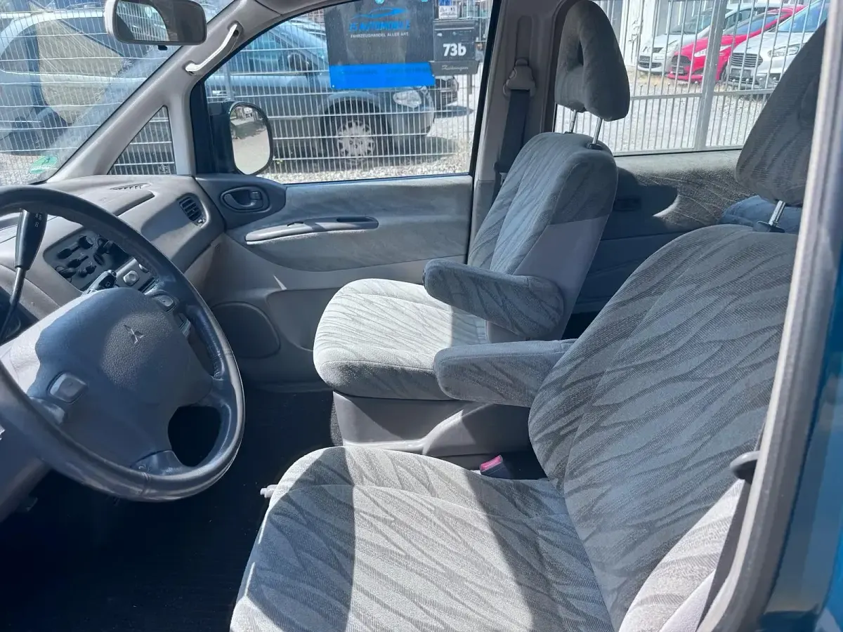 Gebraucht Mitsubishi Space Gear 132 PS (97 kW) 1995 Grün Van / Kleinbus
