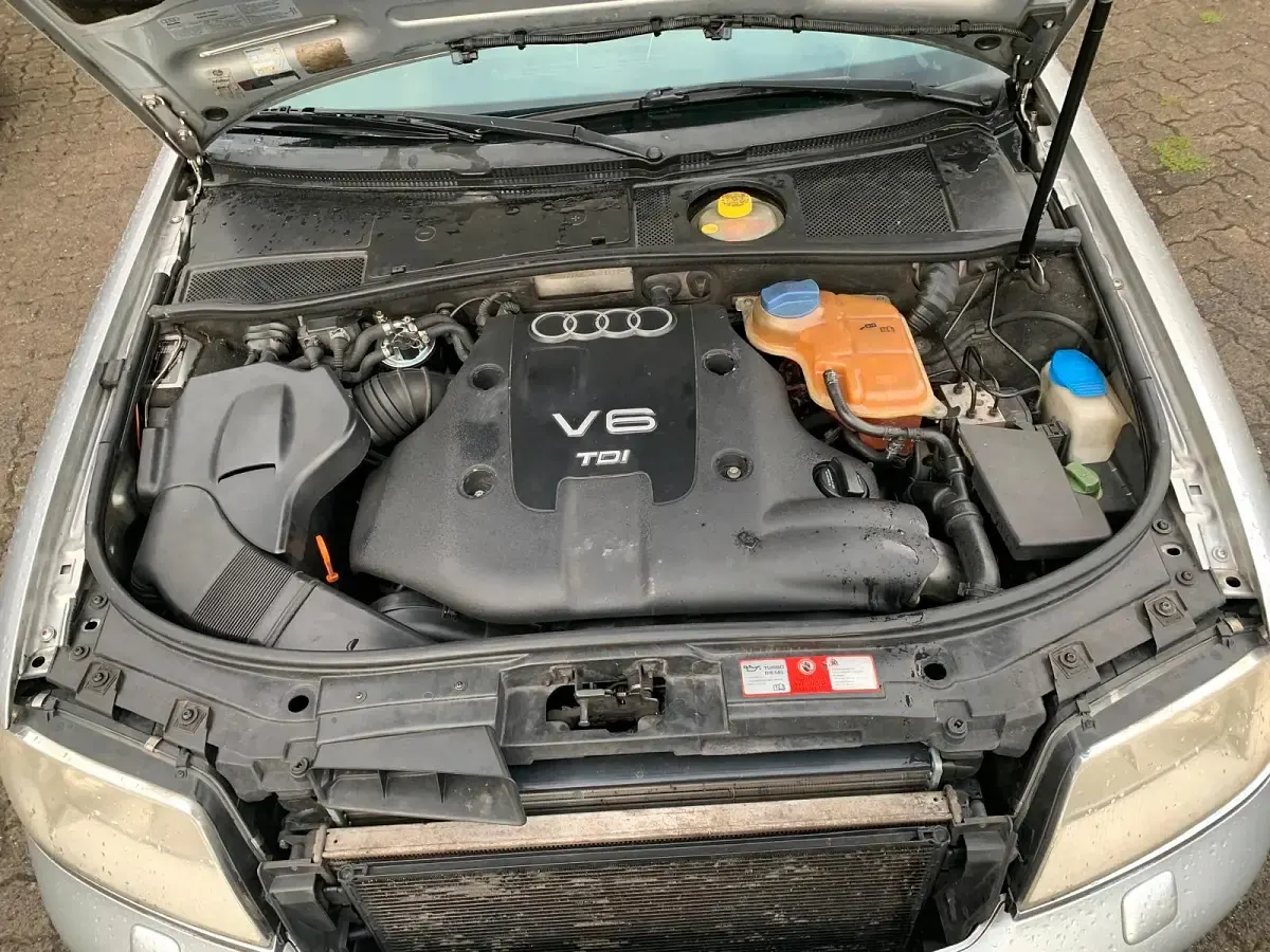 Gebraucht Audi A6 150 PS (110 kW) 2001 Silber Kombi