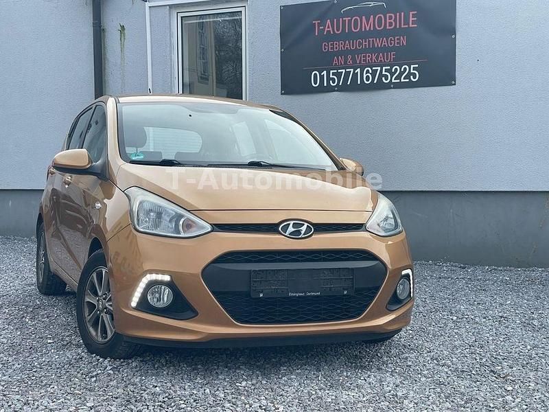 Gebraucht Hyundai i10 YES! 67 PS (49 kW) 2015 Gold Kleinwagen