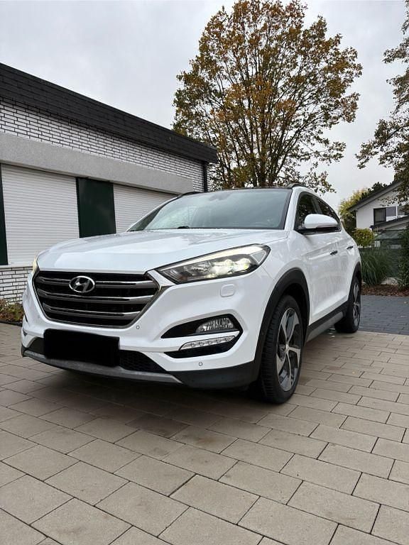 Weiß Gebraucht 2018 Hyundai Tucson Premium SUV | 17.600 € (Guter Preis) - Bild 1/4