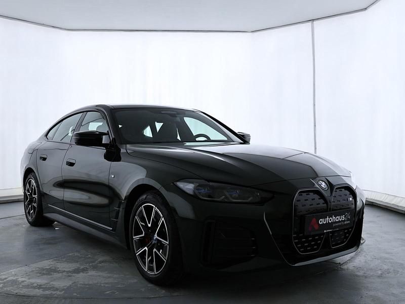 Weiß Gebraucht 2021 BMW 320 Advantage Kombi | 22.670 € (Fairer Preis) - Bild 1/4