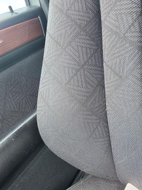 Gebraucht Mercedes E280 193 PS (141 kW) 1993 Violet Kombi