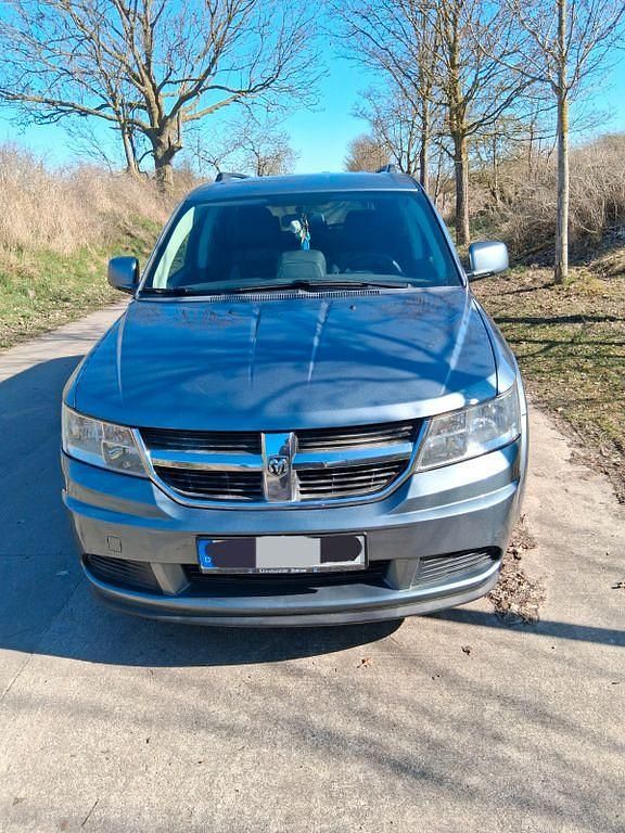 Gebraucht Dodge Journey 140 PS (102 kW) 2010 Grau SUV