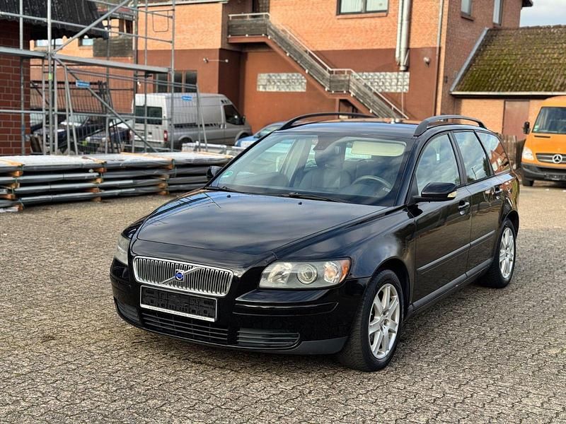 Schwarz Gebraucht 2004 Volvo V50 Kombi | 1.790 € (Fairer Preis) - Bild 1/4