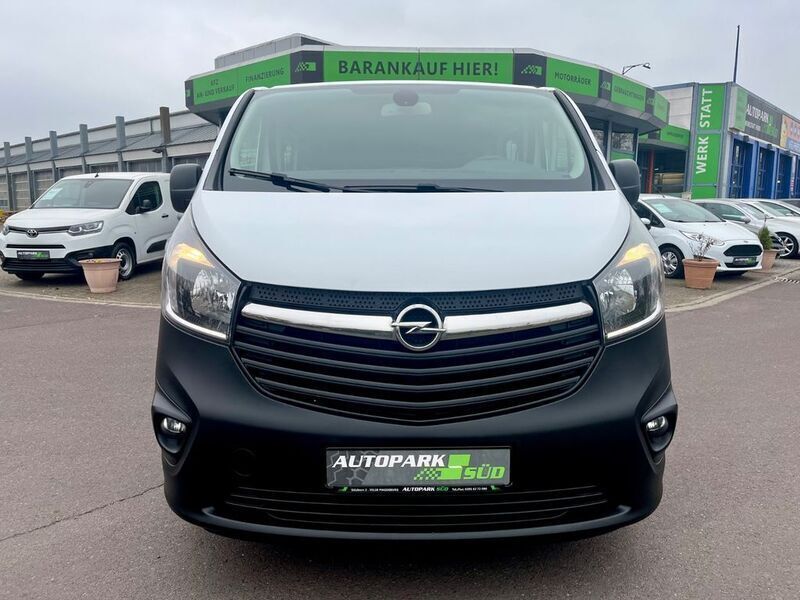 Weiß Gebraucht 2017 Opel Vivaro Van | 12.990 € (Fairer Preis) - Bild 1/4