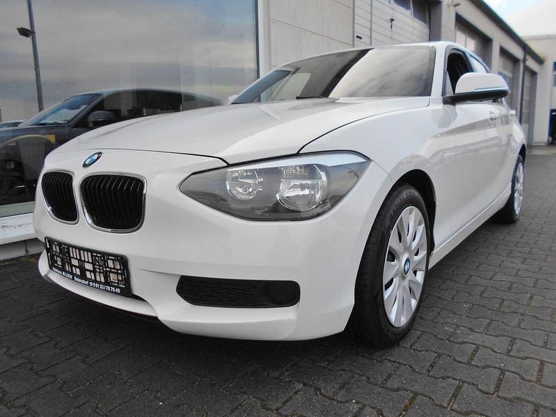 Weiß Gebraucht 2013 BMW 114 Kleinwagen | 5.999 € (Guter Preis) - Bild 1/4