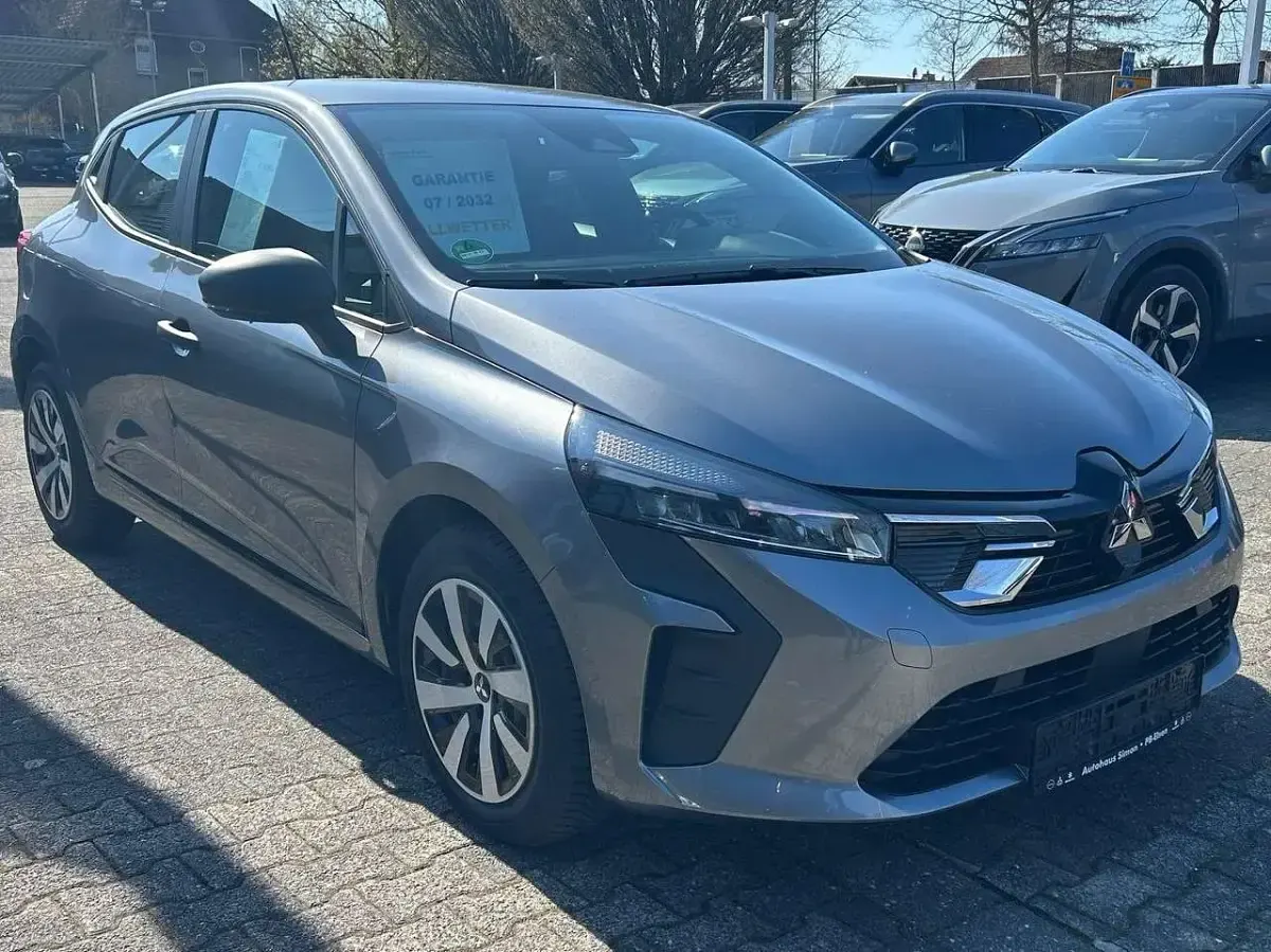 Gebraucht Mitsubishi Colt Basis 67 PS (49 kW) 2025 Achatgrau (m) Kleinwagen