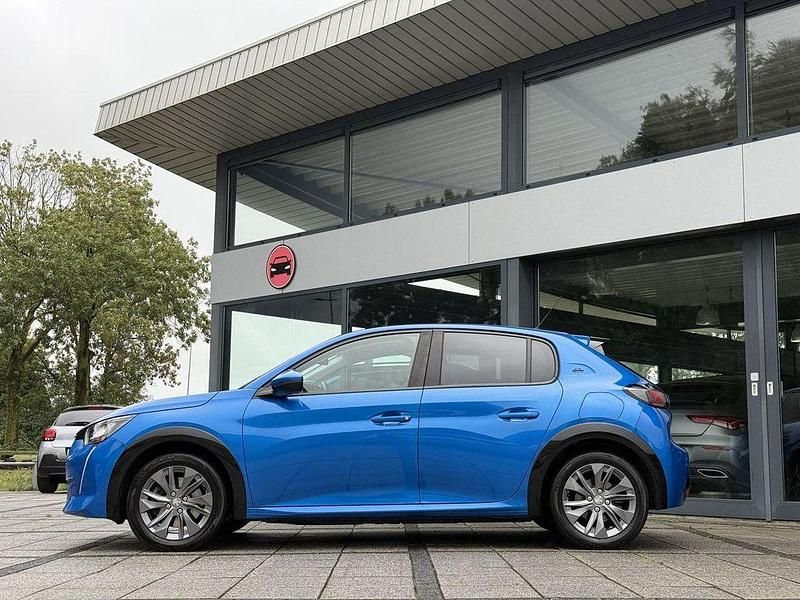 Gebraucht Peugeot e-208 Allure 100 kW (136 PS) 2020 Blau Kleinwagen