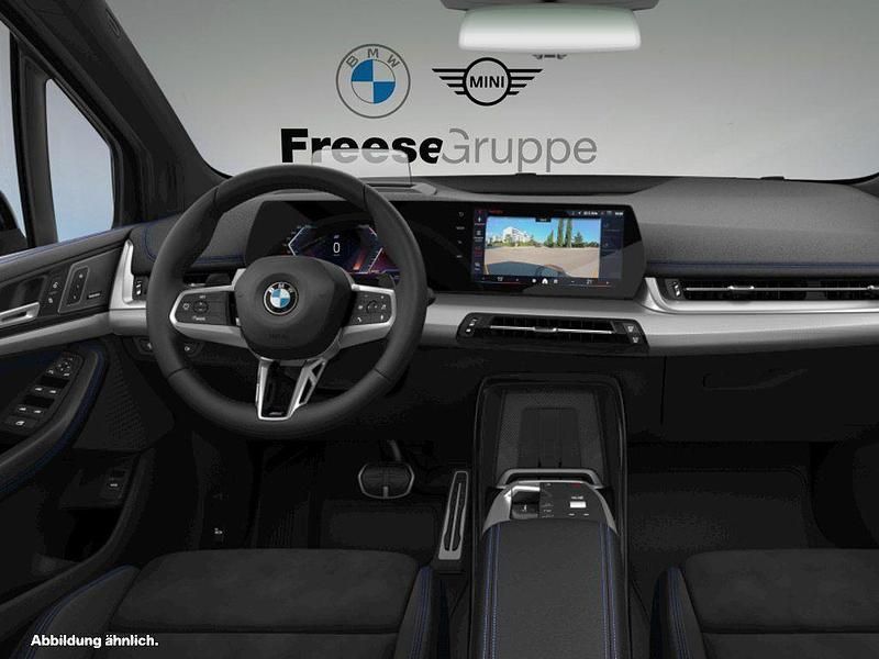 Neu BMW 218 Performance 136 PS (100 kW) 2026 Schwarz Van / Kleinbus