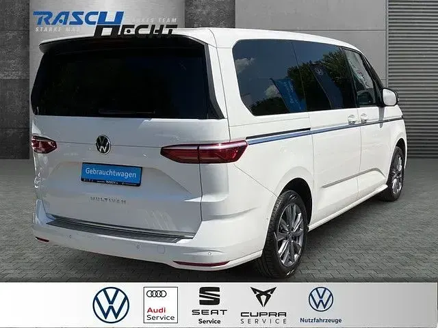 Gebraucht VW Multivan Style 150 PS (110 kW) 2023 Candyweiß Van / Kleinbus