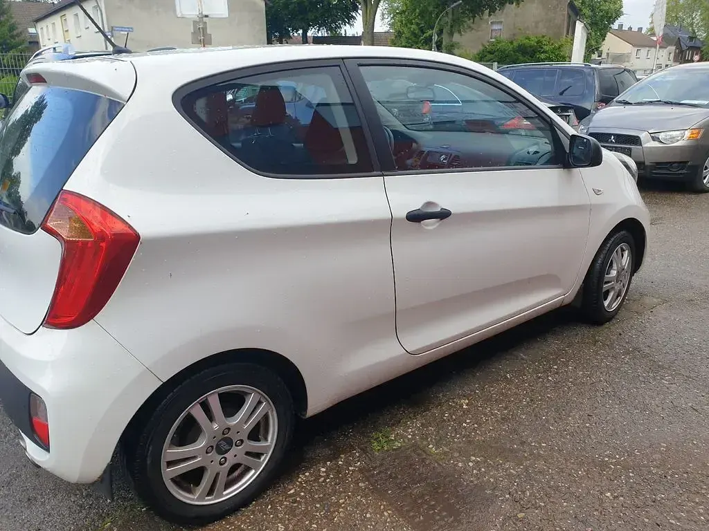 Gebraucht Kia Picanto 69 PS (50 kW) 2012 Weiß Kleinwagen