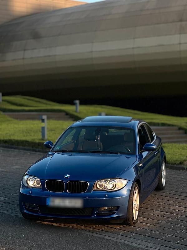 Blau Gebraucht 2008 BMW 123 Coupé Coupé | 8.700 € - Bild 1/4