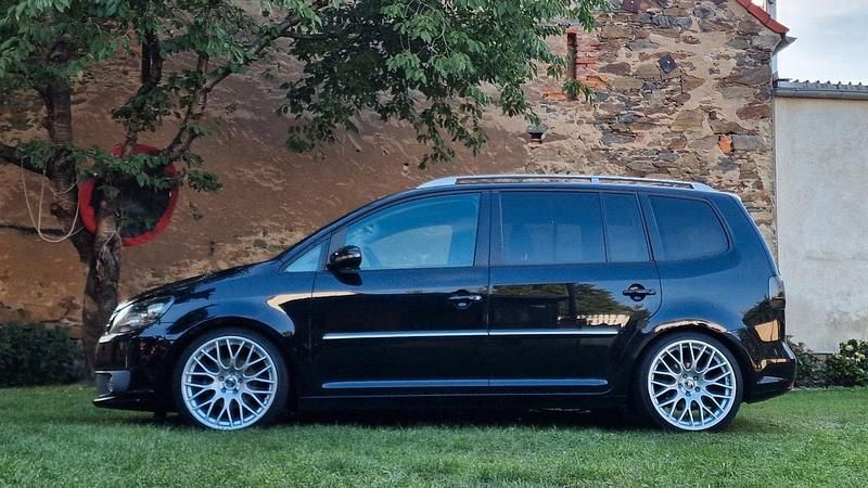 Gebraucht VW Touran Highline 140 PS (102 kW) 2011 Schwarz Van / Kleinbus