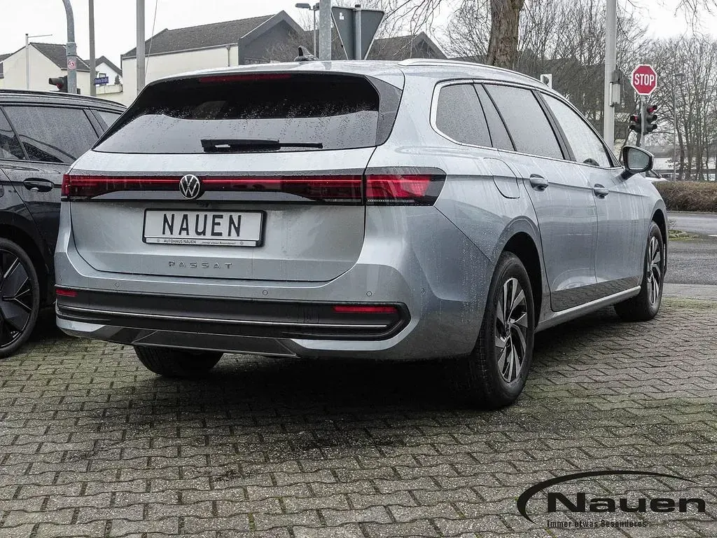 Gebraucht VW Passat Business 150 PS (110 kW) 2025 Silber Kombi