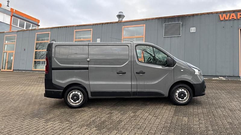 Gebraucht Renault Trafic 95 PS (69 kW) 2019 Grau Van / Kleinbus