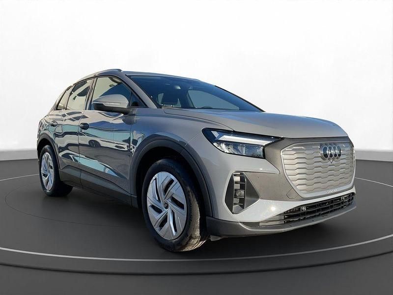 Gebraucht Audi Q4 e-tron Basis 125 kW (170 PS) 2023 Grau SUV