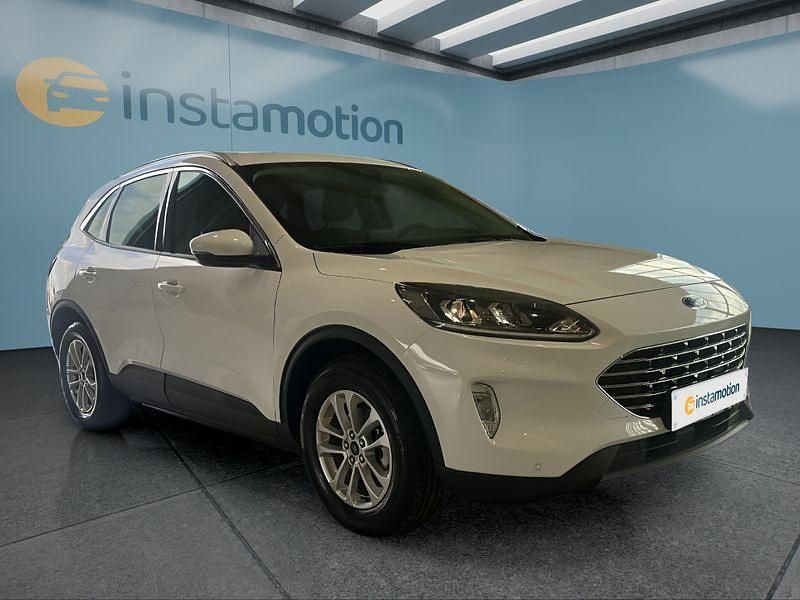 Gebraucht Ford Kuga Titanium 179 PS (131 kW) 2024 Weiß SUV