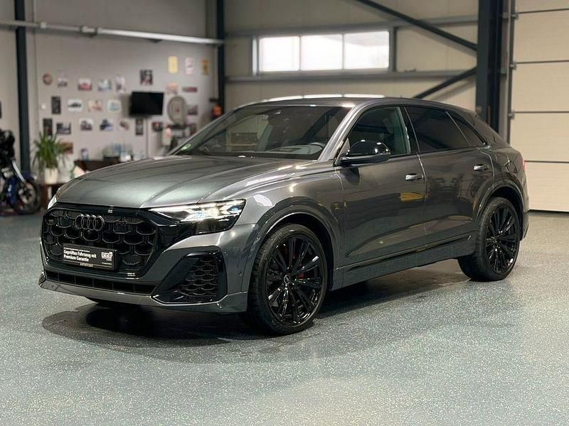 Gebraucht Audi Q8 S-Line 489 PS (359 kW) 2024 Grau SUV