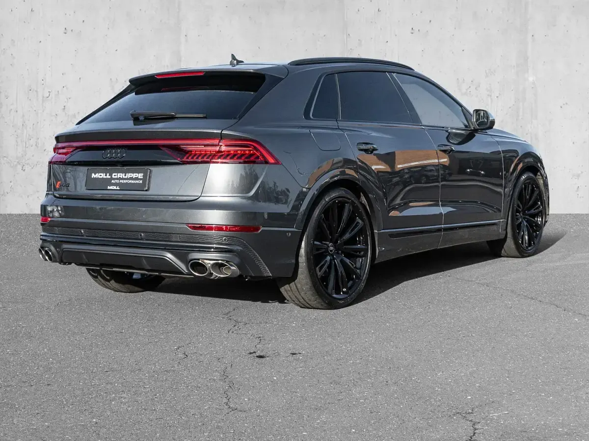 Gebraucht Audi SQ8 Ambiente 507 PS (372 kW) 2023 Daytonagrau perleffekt SUV